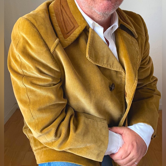 Vintage corduroy coat. - Picture 8 of 14